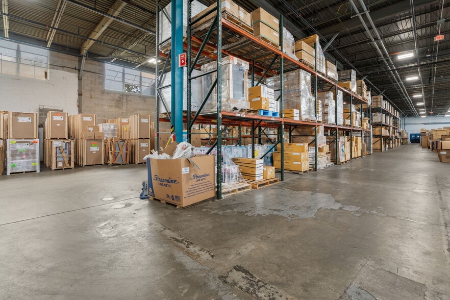More Photos Of 87-147 Avocado St, Springfield Distribution For Sale