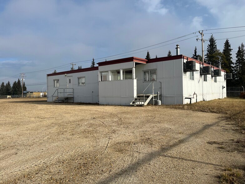 More Photos Of 3624 36 Av, Whitecourt Warehouse For Sale