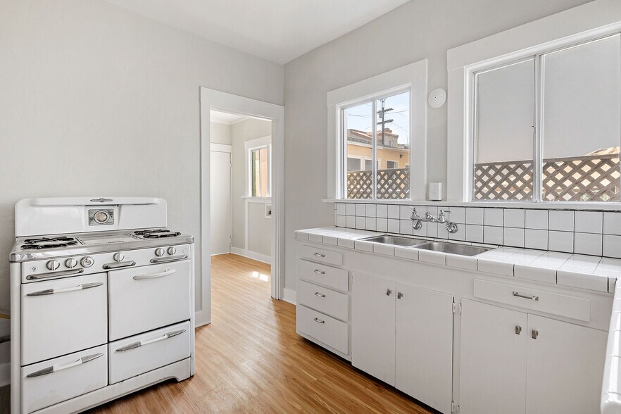 More Photos Of 724 Hermosa Ave, Hermosa Beach Apartments For Sale