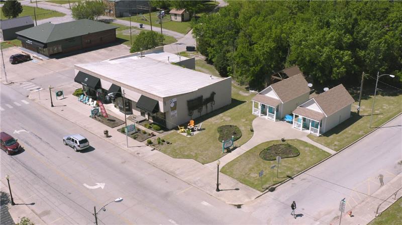 More Photos Of 125-127 W Main St, Pawhuska Storefront For Sale