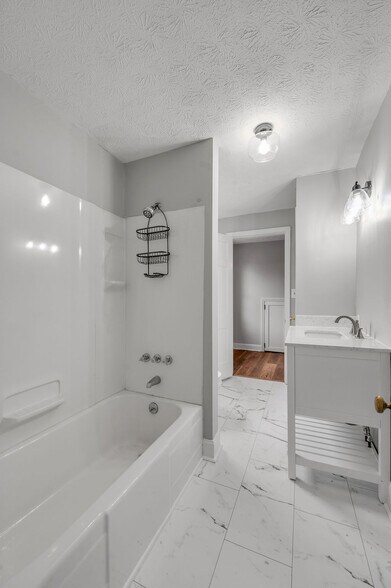 More Photos Of 454 Big Hill Ave, Richmond Office Residential For Sale