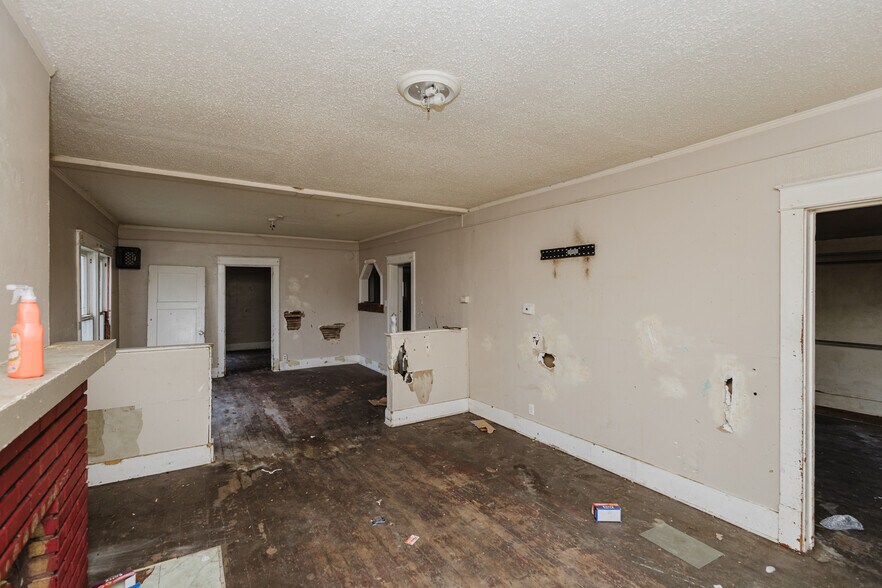 More Photos Of 123 E Madison Ave, Arkansas City Apartments For Sale