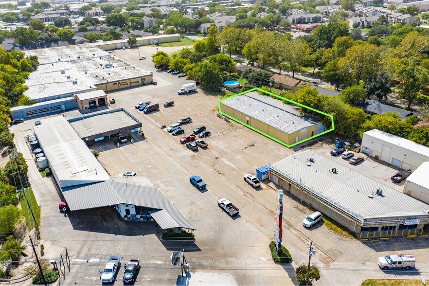 Primary Photo Of 922 N Valley Mills Dr, Waco Showroom For Lease