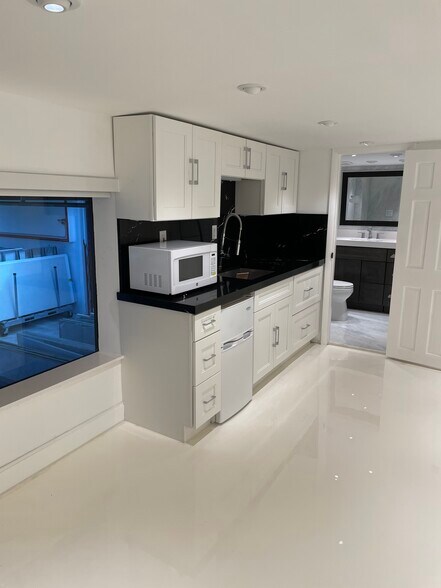 More Photos Of 990 NW 13th Ter, Fort Lauderdale Warehouse For Sale