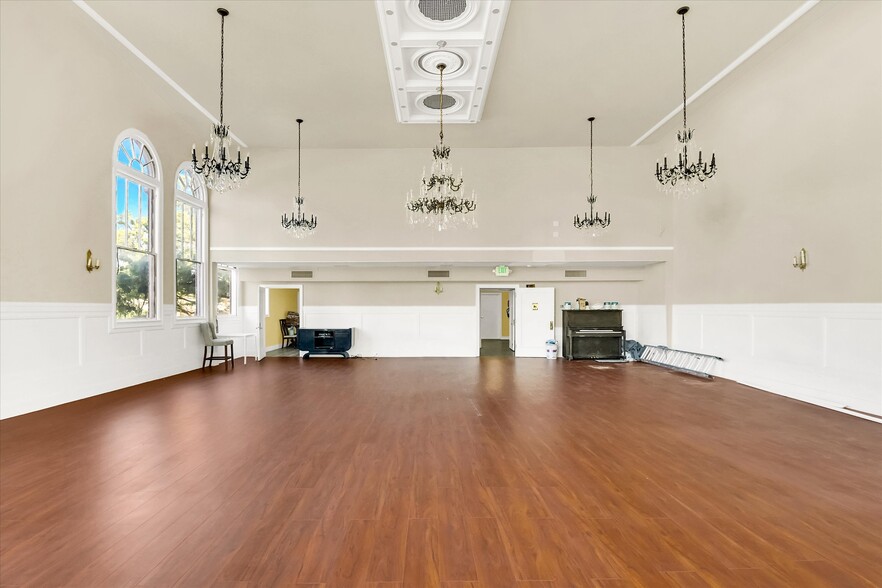 More Photos Of , Sacramento General Retail For Sale