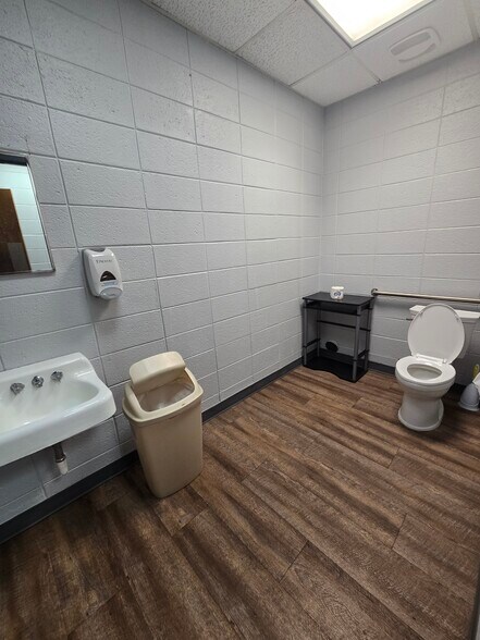 More Photos Of 307 N Green St, Wadesboro Office For Sale