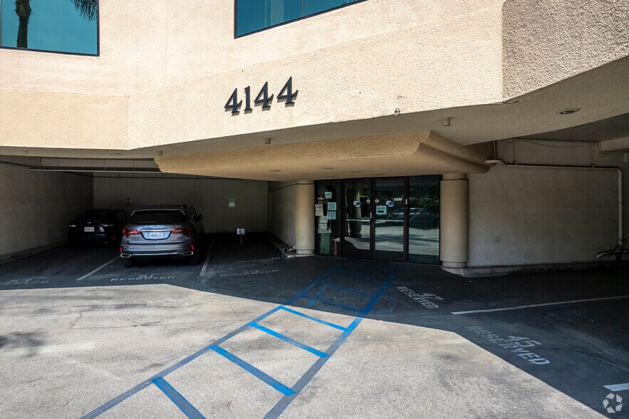 More Photos Of 4142 Lankershim Blvd, North Hollywood Unknown For Lease