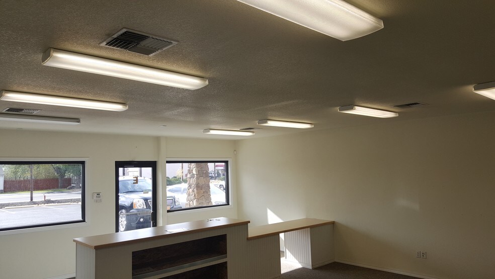 More Photos Of 2815 Laverne Ave, Klamath Falls Flex For Sale