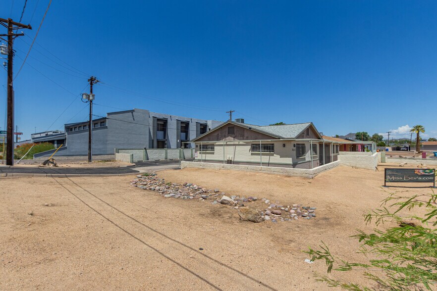 More Photos Of 8545 N Black Canyon Hwy, Phoenix Medical For Sale