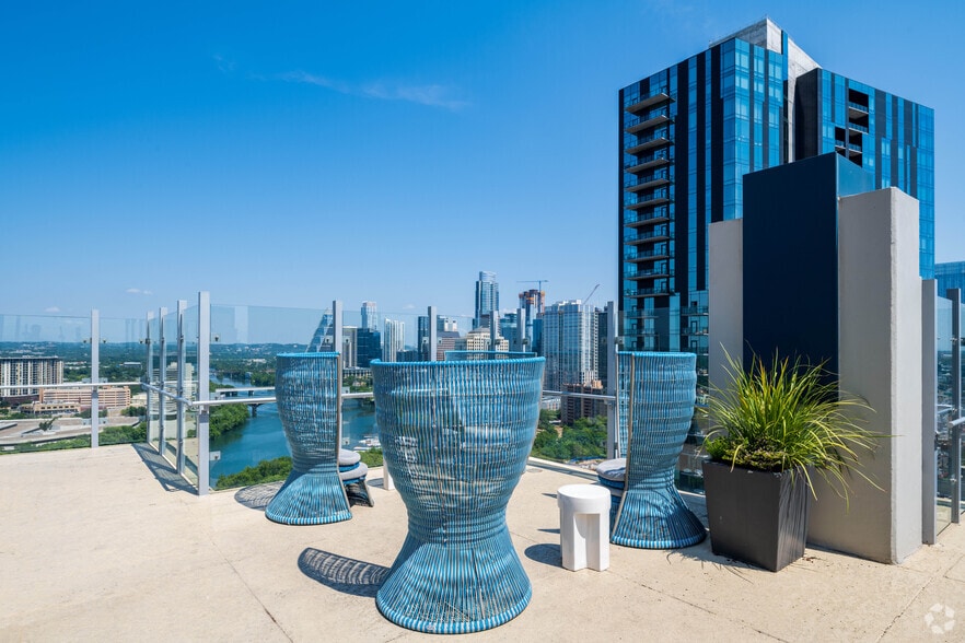 More Photos Of 51 Rainey St, Austin Apartments For Lease