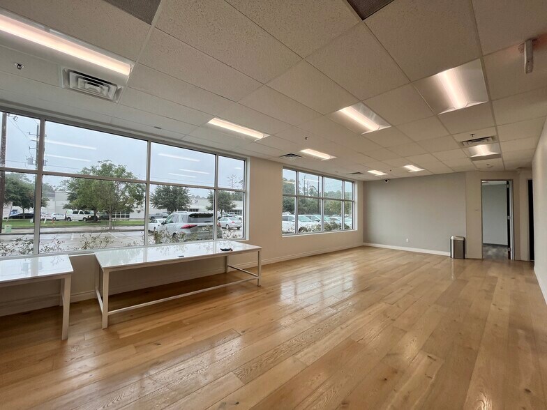 More Photos Of 612 Spring Hill Dr, Spring Warehouse For Lease