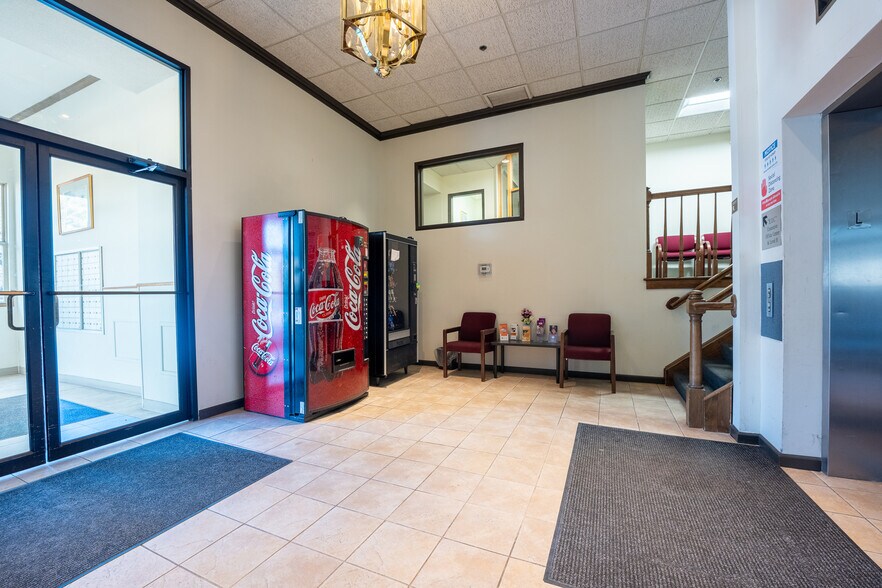 More Photos Of 425 Union St, West Springfield Office For Lease