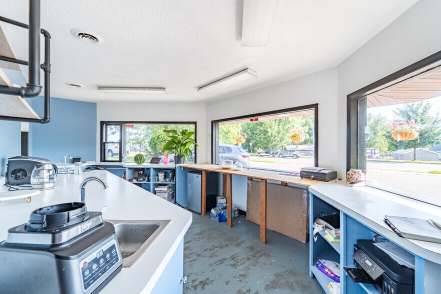 More Photos Of 1707 Merrill Ave, Wausau Freestanding For Sale