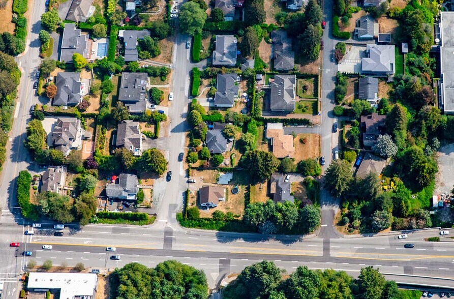 More Photos Of 693 Duchess Av, West Vancouver Land For Sale