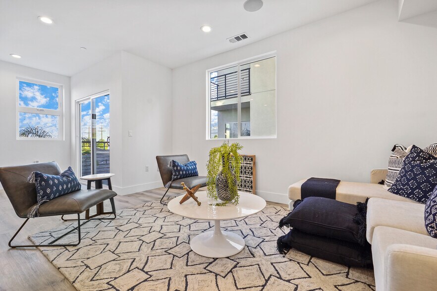 More Photos Of 6056 Craner Ave, North Hollywood Apartments For Sale