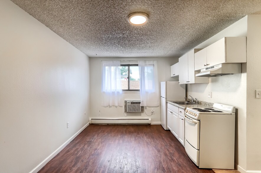 More Photos Of 1610 Boston St, Aurora Apartments For Sale