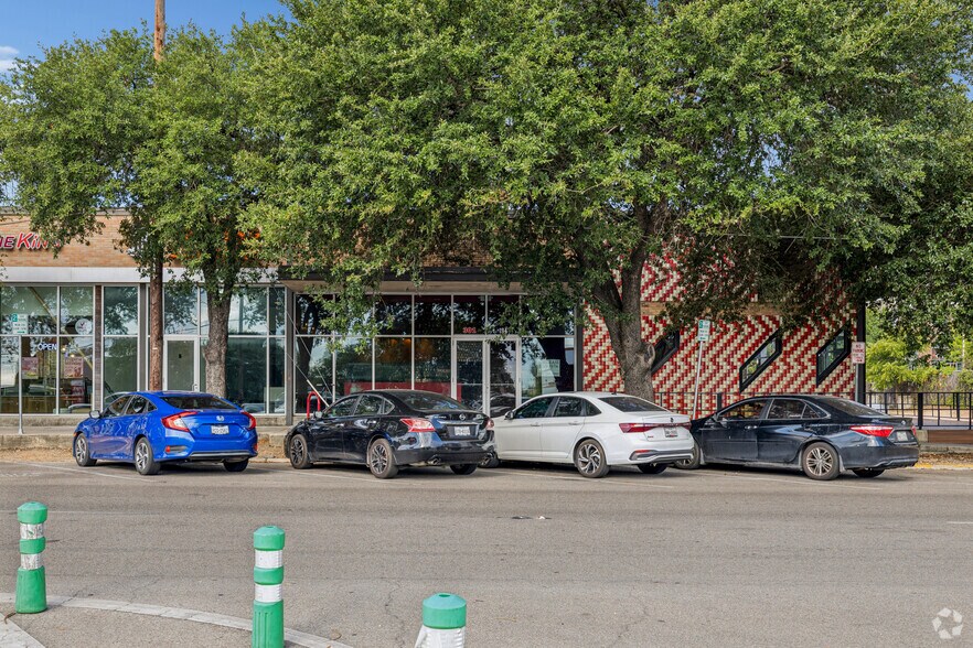 More Photos Of 301 N Guadalupe St, San Marcos Storefront Retail Office For Lease
