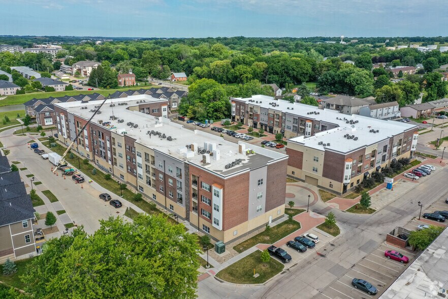 More Photos Of 345 Clark Dr, Coralville Apartments For Lease