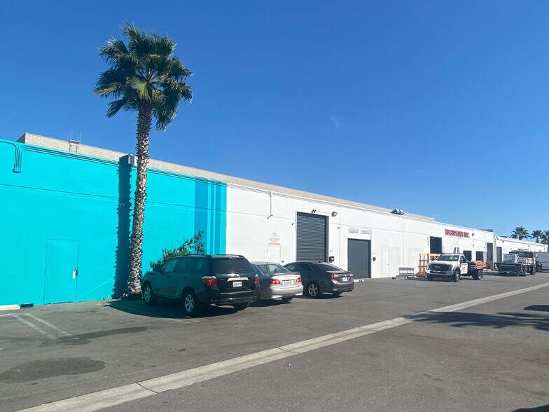 Primary Photo Of 12628 Raymer St, North Hollywood Warehouse For Lease