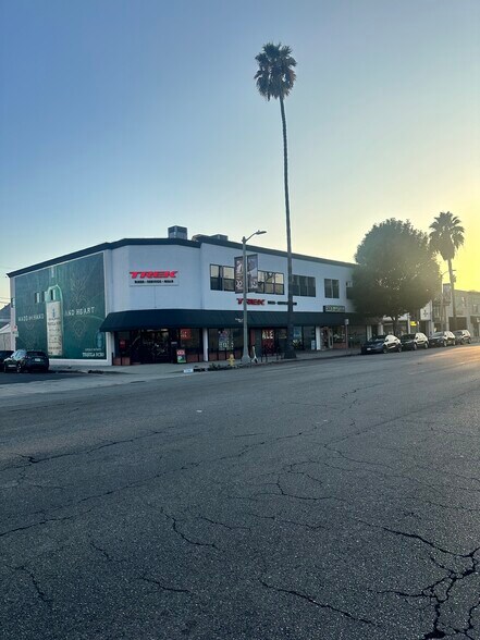 More Photos Of 8330-8338 Beverly Blvd, Los Angeles Storefront Retail Office For Lease