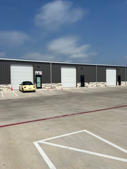 More Photos Of 1141 Bozman Rd, Wylie Warehouse For Lease
