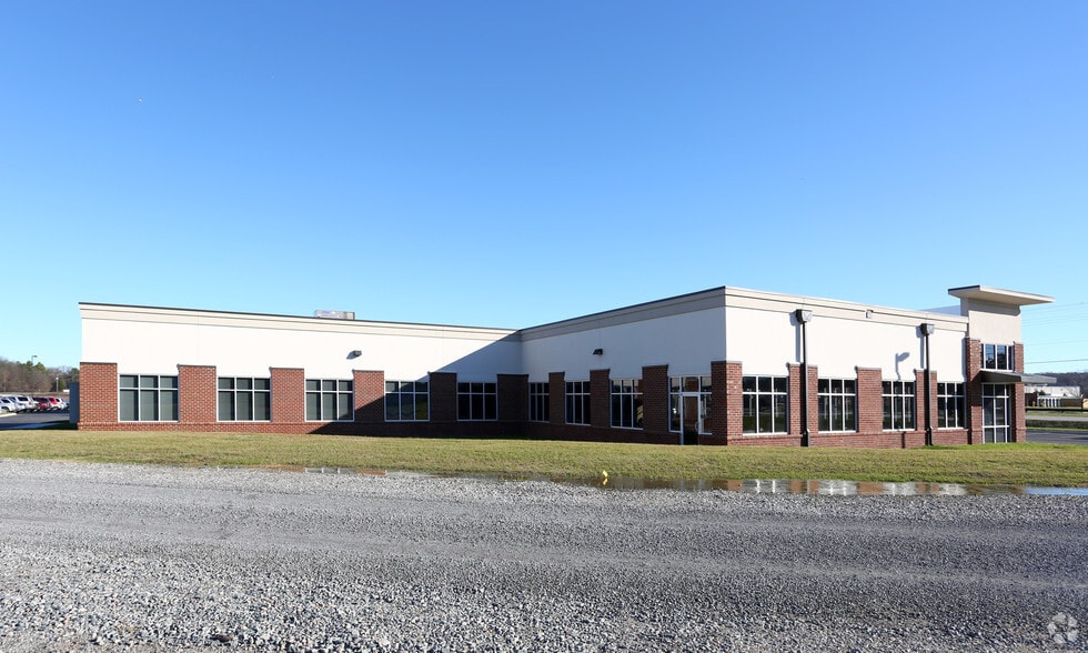 More Photos Of 4730 Puddledock Rd, Prince George Medical For Sale