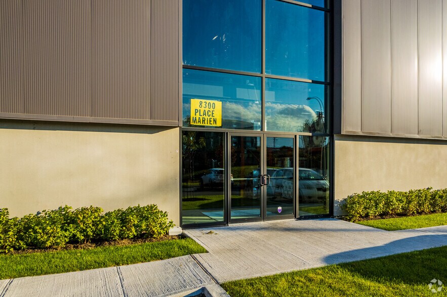 More Photos Of 11235 Boul Métropolitain E, Montréal Distribution For Lease