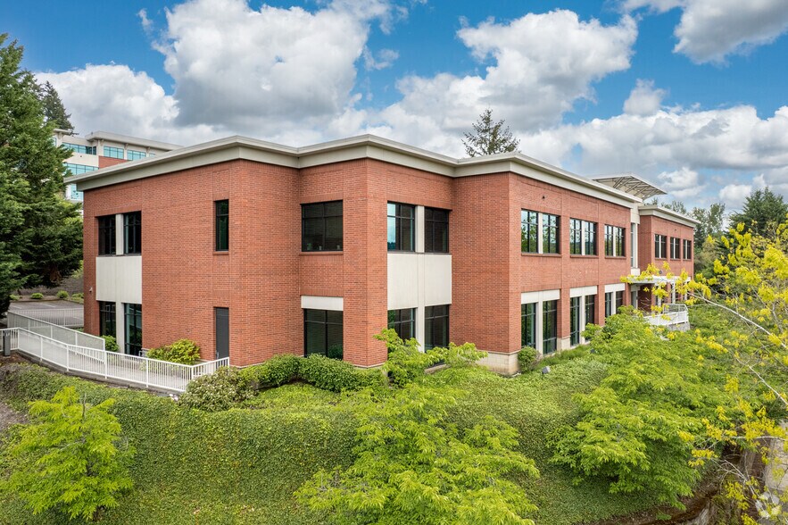 More Photos Of 1800 Blankenship Rd, West Linn Unknown For Lease