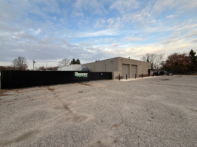 More Photos Of 1818 Monroe St, Carleton General Retail For Sale