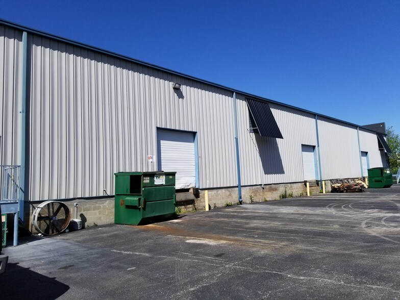 More Photos Of 1543 Columbia Ave, Franklin Warehouse For Lease
