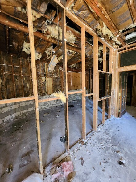 More Photos Of 560 N D St, San Bernardino Office For Sale