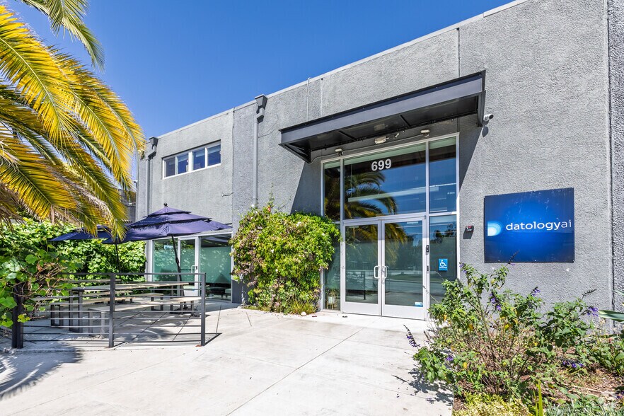 More Photos Of 699 Veterans Blvd, Redwood City Office For Lease