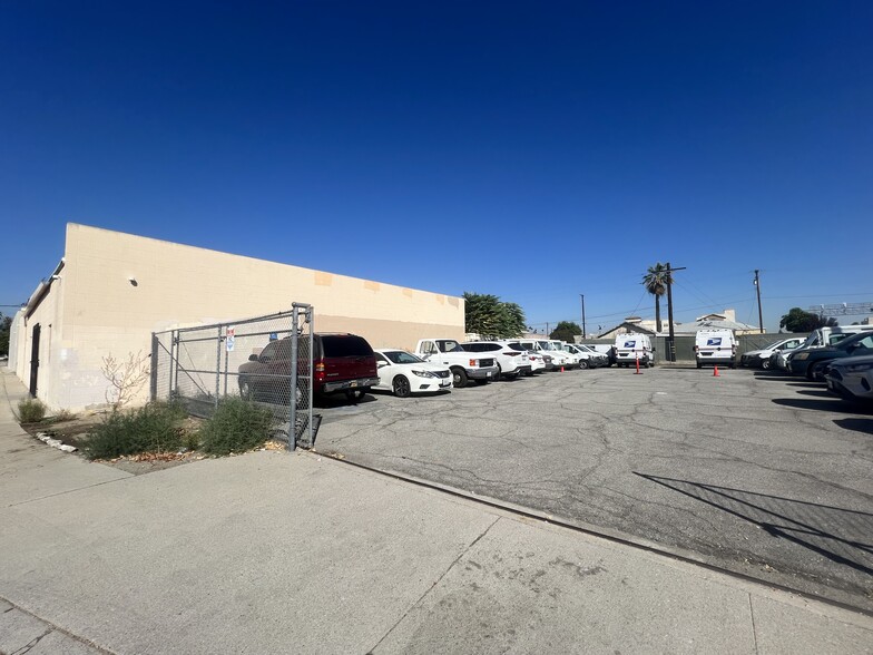 Primary Photo Of 152-182 N Cypress St, Pomona Manufacturing For Sale