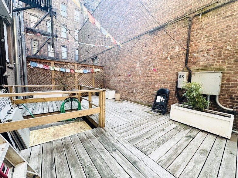 More Photos Of 125 Stanton St, New York Apartments For Lease
