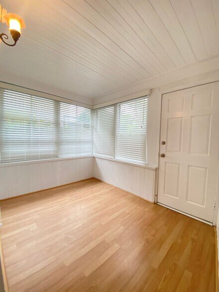 Primary Photo Of 23 19th Ave, Venice Apartments For Sale