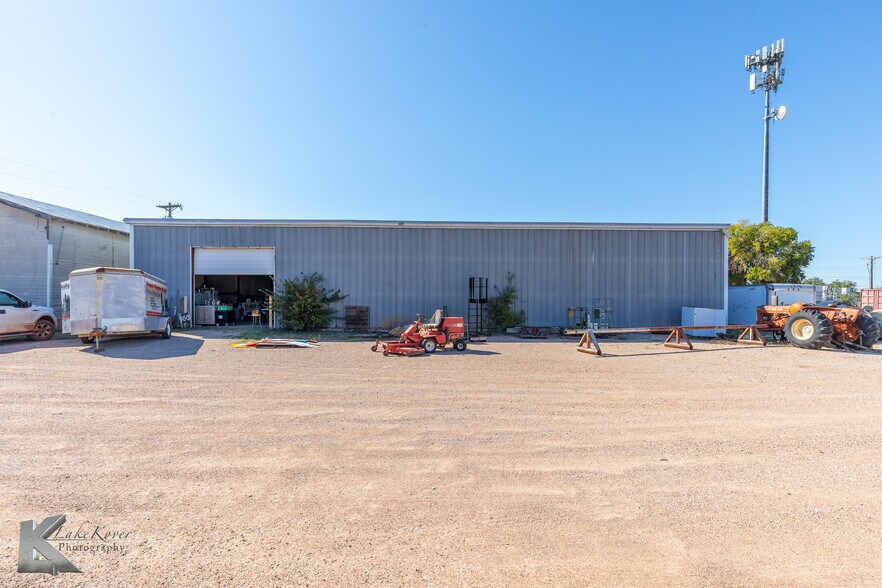 More Photos Of 1901 Cottonwood St, Abilene Industrial For Sale