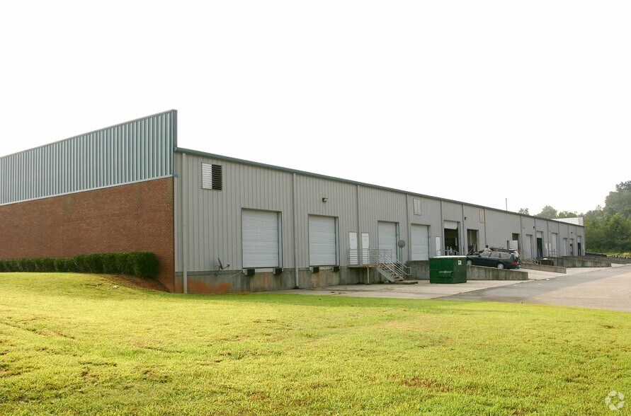 More Photos Of 1005 Union Center Dr, Alpharetta Warehouse For Lease