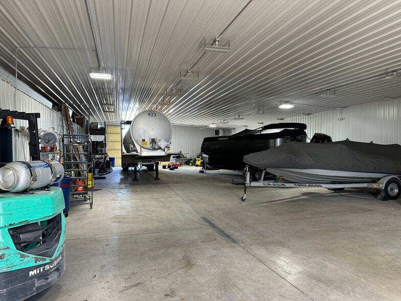 More Photos Of 10919 W Wilmington Rd, Peotone Distribution For Sale