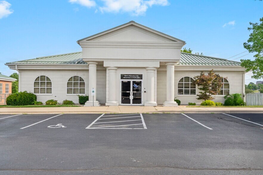 Primary Photo Of 909 E Republic Rd, Springfield Office For Lease