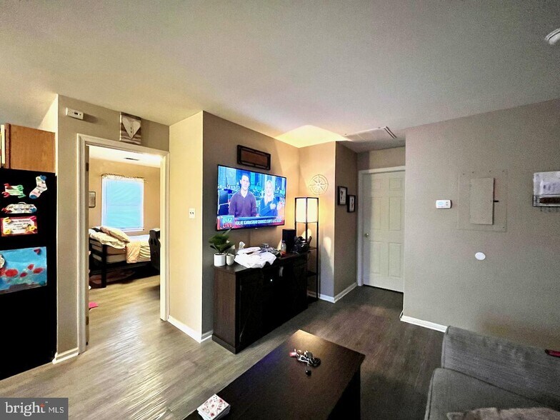 More Photos Of 10 Shady ln, Rockledge Flex For Sale