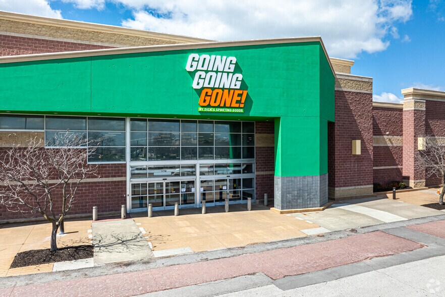 More Photos Of 11750 Strang Line Rd, Olathe Freestanding For Sale