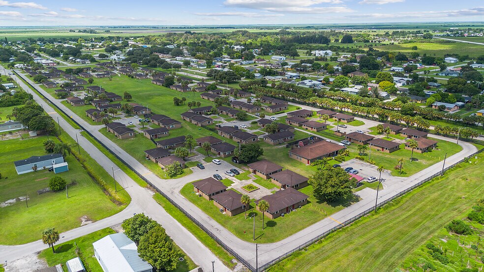 More Photos Of 700 Harlem Tenants Cir, Clewiston Apartments For Sale