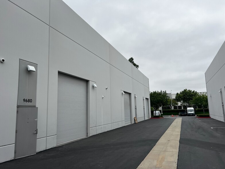 More Photos Of 9680 Research Dr, Irvine Warehouse For Sale