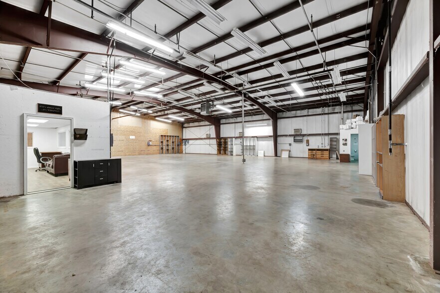 More Photos Of 73 Albe Dr, Newark Warehouse For Lease