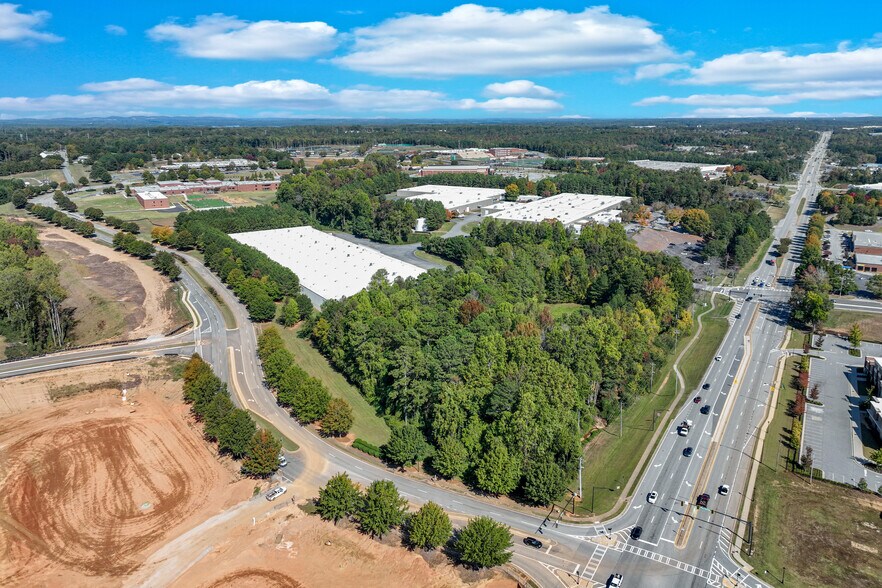 More Photos Of 2600 Buford Hwy, Buford Distribution For Lease