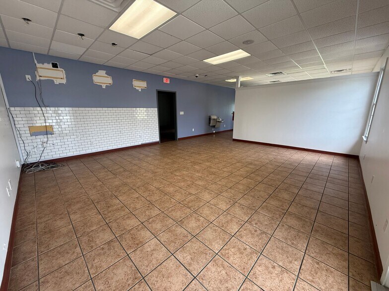 More Photos Of 2599 Henderson Dr, Jacksonville Medical For Lease