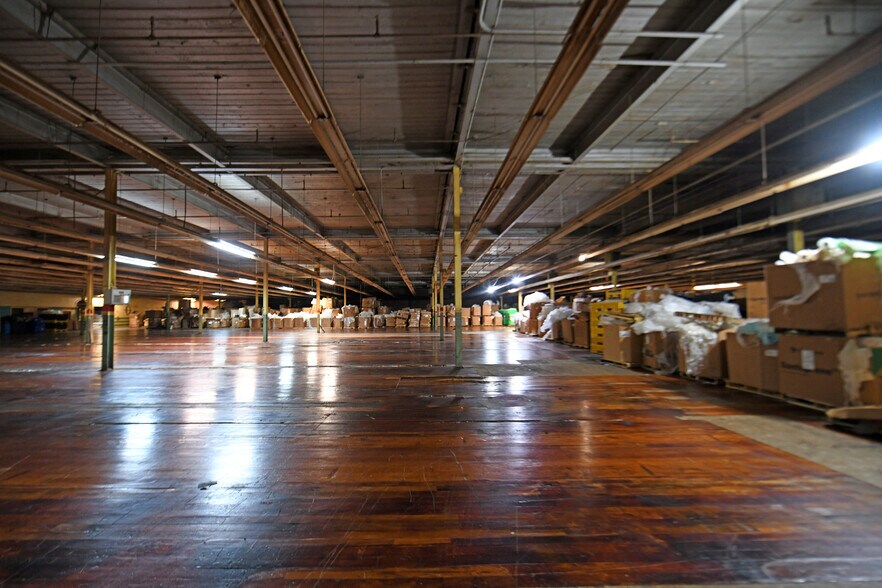 More Photos Of 4730 Ninety Six Hwy, Ninety Six Distribution For Sale