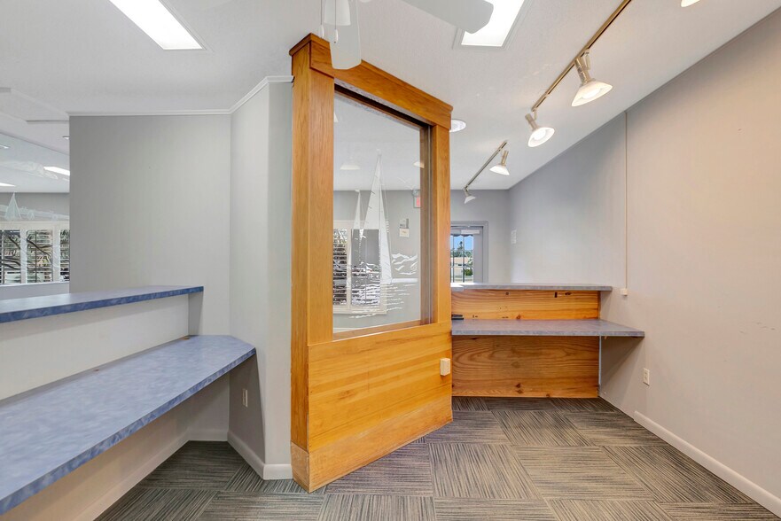 More Photos Of 1511 Indian Rocks Rd S, Largo Medical For Lease