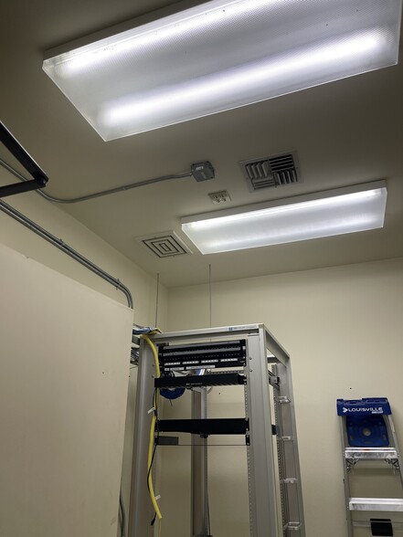 More Photos Of 1204 Railroad Ave, Bellingham Office For Lease