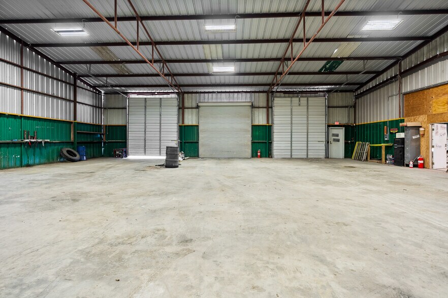 More Photos Of 8808 County Road 1458, Taft Flex For Sale